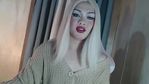 DANIELLA - DONT FORGET TO GIVE ME A THUMBSU UP online show from April 13, 10:52 am