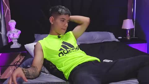 farid_jake_ online show from January 7, 7:28 pm