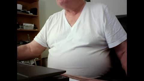 Snapshot of fatbellyitalian chatting on September 29, 3:44 pm fatbellyitalian online show from September 29, 3:44 pm