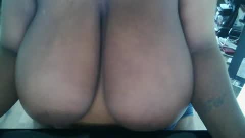 fayfay3232 online show from May 17, 11:25 pm