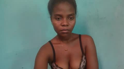 felanaa online show from April 12, 4:27 am