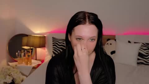 Felicia Herceg online show from November 7, 10:12 pm