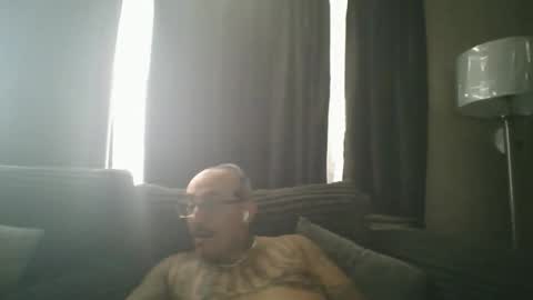 felixrlarios25 online show from April 30, 9:08 pm