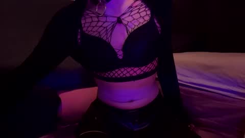 Snapshot of femboyhorse chatting on February 26, 11:19 pm Femboyhorse online show from February 26, 11:19 pm