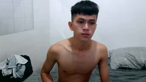 Snapshot of femboykael chatting on October 16, 8:03 am KAEL online show from October 16, 8:03 am