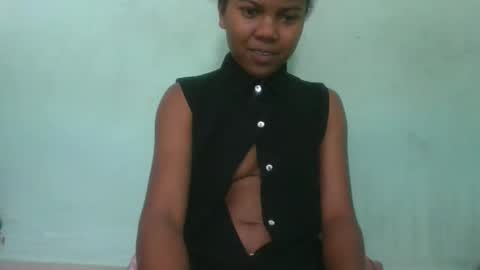 Snapshot of fenou122745 chatting on October 1, 2:38 pm fenou122745 online show from October 1, 2:38 pm