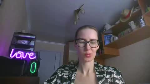 feraliss online show from March 3, 11:28 am