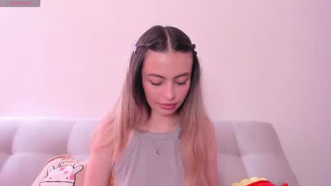 fernanda  online show from July 3, 4:12 pm