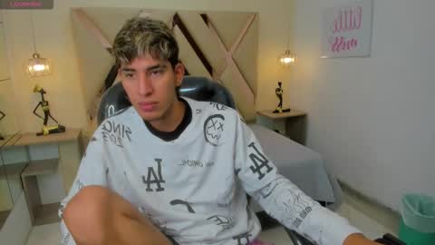 FER PHOENIX online show from November 15, 4:25 am