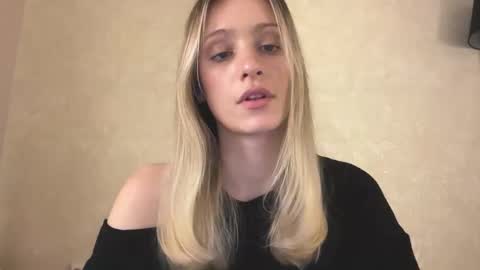 Lisa online show from December 15, 11:28 am