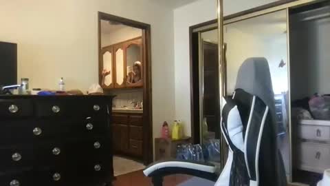 fgsammie online show from December 5, 9:34 pm