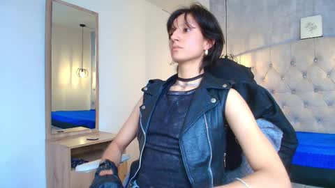Snapshot of fieramadame chatting on September 19, 2:54 pm online show from September 19, 2:54 pm