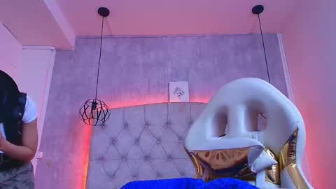   online show from November 22, 7:23 pm