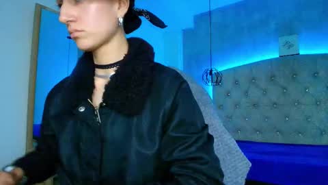 Snapshot of fieramadame chatting on September 30, 4:50 pm online show from September 30, 4:50 pm
