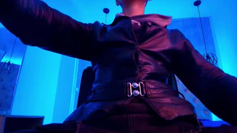   online show from December 14, 8:04 pm