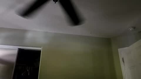 fightusfire32 online show from December 4, 7:35 pm