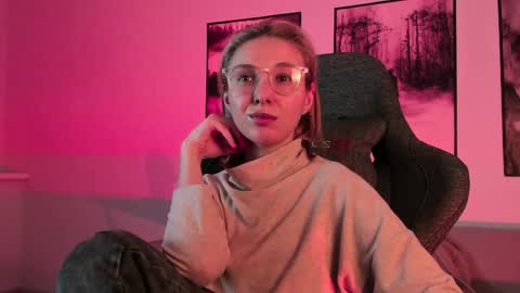 Snapshot of filipinaadams chatting on February 28, 9:04 am cap and Lana online show from February 28, 9:04 am