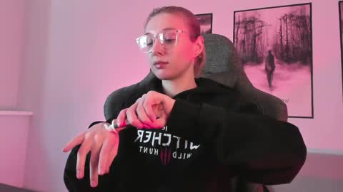 Snapshot of filipinaadams chatting on March 1, 8:34 am cap and Lana online show from March 1, 8:34 am