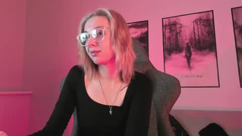 Snapshot of filipinaadams chatting on March 2, 2:30 am cap and Lana online show from March 2, 2:30 am