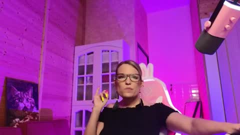 Lady online show from May 13, 6:17 pm