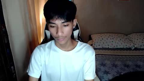 fineboii_rey18 online show from February 2, 8:10 am