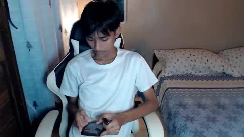 fineboii_rey18 online show from November 11, 4:36 am