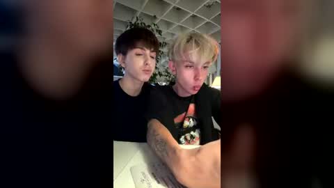 finn_doll online show from July 7, 10:25 pm