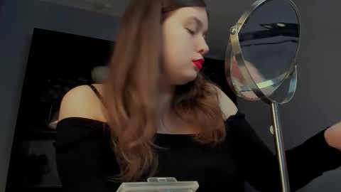 fiora online show from February 25, 7:12 am