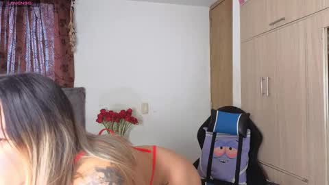 F I O R E L L A  online show from February 16, 2:59 pm