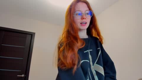 fire_luna online show from December 9, 8:22 am