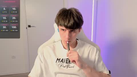 first_mark online show from May 3, 2:01 pm