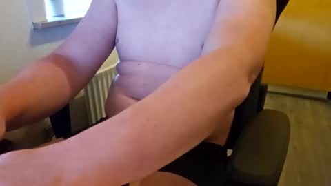 Snapshot of fitguy743 chatting on October 1, 4:17 pm Fitguy online show from October 1, 4:17 pm