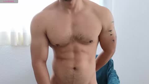 Snapshot of fitnessbody92 chatting on December 6, 2:55 pm Farid online show from December 6, 2:55 pm