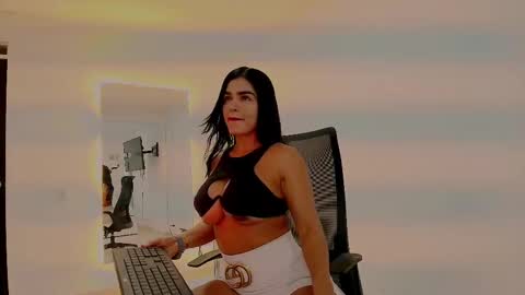 Snapshot of fitnessmommyy chatting on September 26, 3:53 pm fitnessmommyy online show from September 26, 3:53 pm