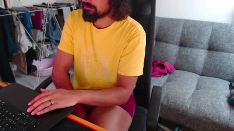 Snapshot of fizz6572 chatting on February 7, 9:05 am fizz6572 online show from February 7, 9:05 am