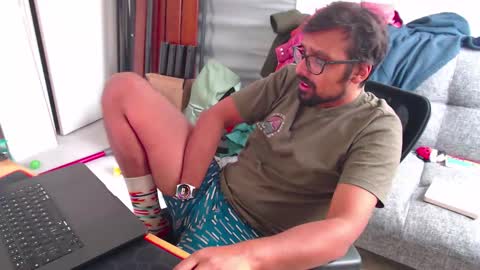 Snapshot of fizz6572 chatting on October 8, 7:47 am fizz6572 online show from October 8, 7:47 am