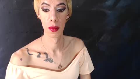 Snapshot of flacats23cm chatting on September 11, 5:25 pm flats23cm online show from September 11, 5:25 pm