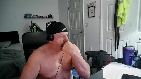 Snapshot of flaguy3233 chatting on February 6, 6:08 am Florida guy online show from February 6, 6:08 am