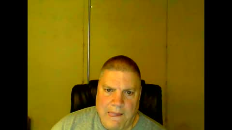 Snapshot of fletch32 chatting on February 2, 3:54 am jd online show from February 2, 3:54 am