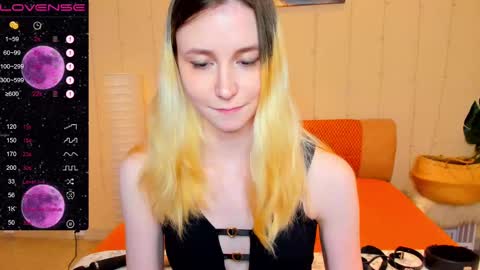 FlexiMona online show from February 14, 11:42 am