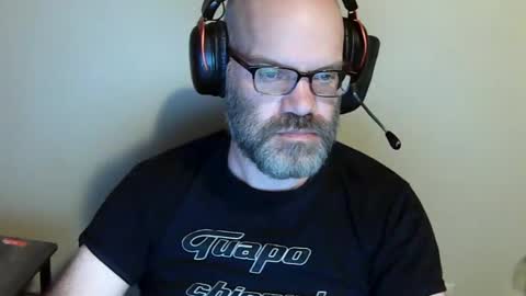 Derek online show from October 26, 5:19 am