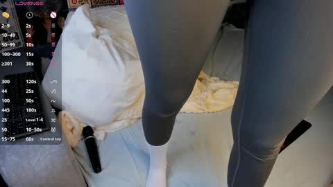 Snapshot of flirtykitty_ chatting on March 3, 1:21 am Emely online show from March 3, 1:21 am