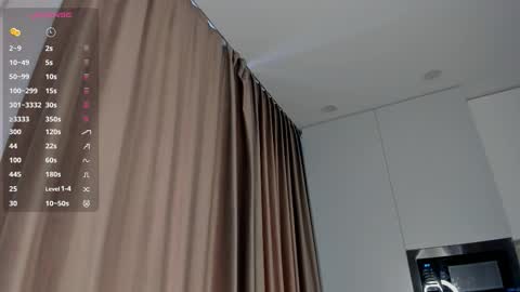 Snapshot of flirtykitty_ chatting on October 10, 6:52 am Emely online show from October 10, 6:52 am