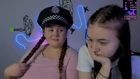 flora_nyx online show from January 17, 1:59 am