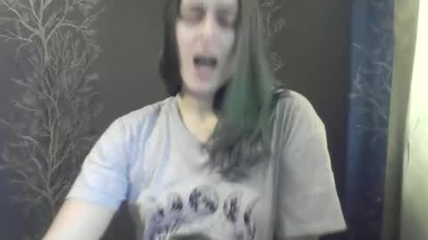 Snapshot of flower_bluee chatting on December 18, 11:34 am Ambika 3 online show from December 18, 11:34 am