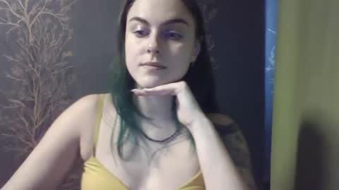 Snapshot of flower_bluee chatting on March 11, 12:17 pm Ambika 3 online show from March 11, 12:17 pm
