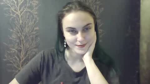 Snapshot of flower_bluee chatting on December 25, 1:51 pm Ambika 3 online show from December 25, 1:51 pm
