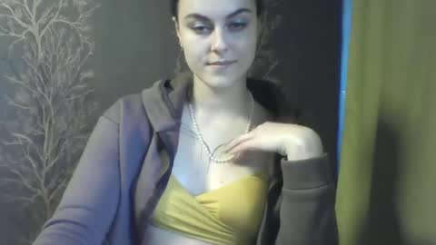 Snapshot of flower_bluee chatting on February 18, 11:33 am Ambika 3 online show from February 18, 11:33 am