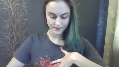 Snapshot of flower_bluee chatting on December 15, 12:06 pm Ambika 3 online show from December 15, 12:06 pm