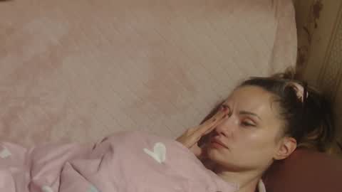 say meow and send tip  online show from November 12, 8:05 am